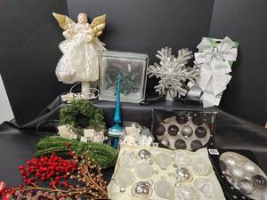 lot 232 image: Christmas Lot, Angel, Snowflake and Glass Square Lights Work