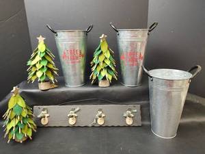 lot 238 image: Christmas Decor Lot