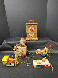 lot 259 image: Vintage Fisher-Price Toy Lot, All Pieces Work