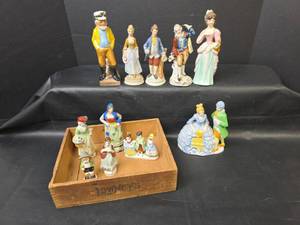 lot 269 image: Porcelain Figurines with Downeys Chocolate Wooden Display Box