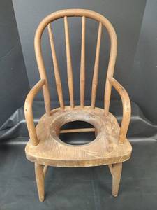 lot 280 image: Vintage 1940 Bentwood Childs Potty Chair, Sturdy