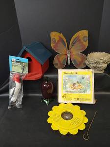 lot 283 image: Garden Decor