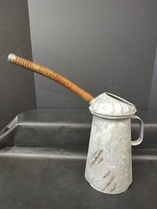 lot 284 image: Vintage Metal Oil Can