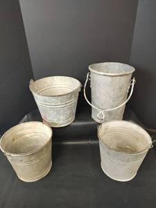 lot 287 image: Vintage Metal Buckets with Handles