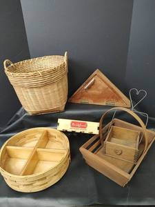 lot 288 image: Peterboro Basket Co. Divided Lazy Susan with Assorted Baskets