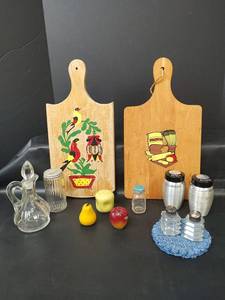 lot 289 image: Vintage Wooden Cutting Boards, Spice and Glass Shakers with Assorted Kitchenware