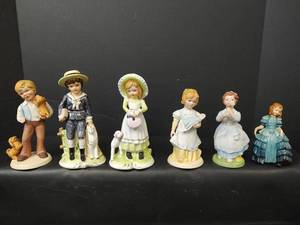 lot 292 image: Vintage Porcelain Figurines