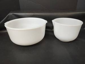 lot 321 image: Glassbake Mixing Bowls