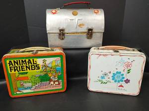 lot 322 image: Vintage Metal Lunch Boxes