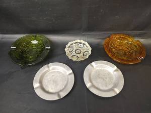 lot 418 image: Assorted Ashtrays
