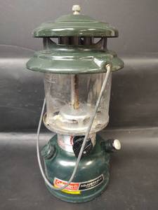 lot 419 image: Vintage Coleman Adjustable Two Mantle Lantern