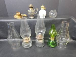 lot 465 image: Vintage Oil Lamps with Glass Chimneys