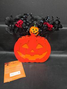 lot 489 image: BlcTec Halloween Pumpkin Decoration Light with Timer, 2 AA Battery