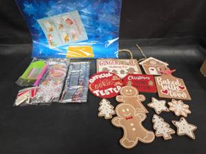 lot 507 image: Gingerbread Themed Christmas Wood DIY and DIY Lapel Pin Diamond Painting Kit
