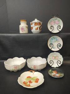 lot 522 image: Handpainted Plates with Hanging Plate Holder, Bowls and More Ceramic Pieces