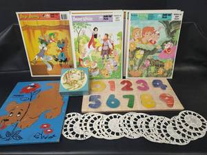 lot 524 image: Assorted Puzzle Lot with View Master Reels