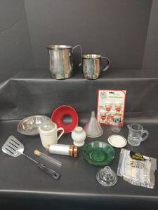 lot 533 image: Assorted Kitchen Assecories