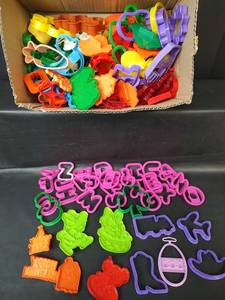 lot 536 image: Large Lot Assorted Cookie Cutters