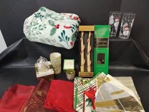 lot 547 image: Christmas Decor Lot with Table Clothes and Runners
