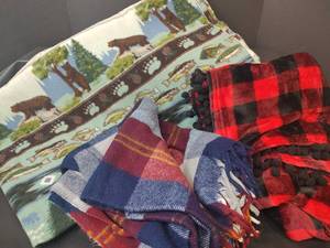 lot 570 image: Throw Blankets