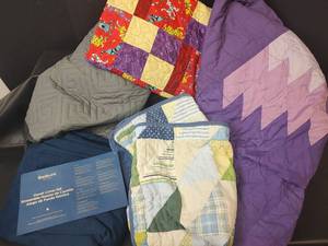 lot 571 image: Full Size Bedsure Duvet Cover Set Navy, Twin XL Mattress Pad Cover with Lap Quilt, Sham and Quilt t