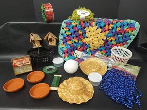 lot 587 image: Assorted Craft Supply Lot