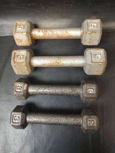 lot 592 image: Hex Dumbbells, 3 and 5 lbs