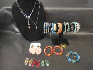 lot 603 image: Assorted Fashion Jewelry