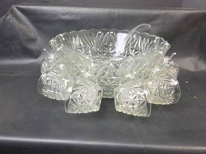 lot 640 image: Anchor Hocking Clear Glass Punch Bowl Set with 8 Cups, Ladle and 8 Cup Hooks