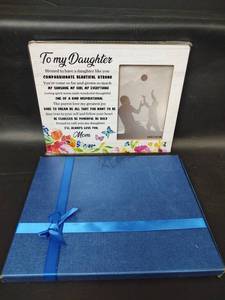 lot 663 image: To My Daughter Photo Frame 10x15cm Picture Frame with Gift Box