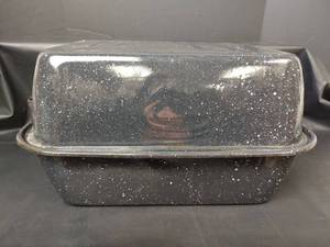 lot 694 image: Blue Speckled Roasting Pan with Lid