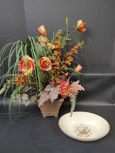 lot 696 image: Lenox Starlight Oval Bowl and Fall Arrangement