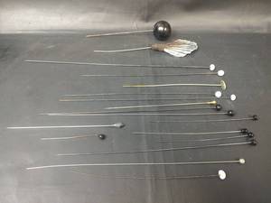 lot 702 image: Vintage Hat Pins