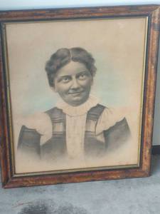 lot 811 image: Vintage Framed Portrait of a Woman, 19 x 22
