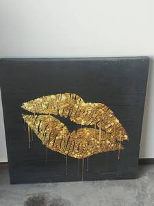 lot 813 image: Wall Art Panel, Gold Lips Design, 24 x 24