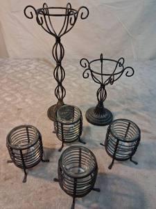 lot 27 image: Metal Wire Planter Stand Set 2 Tiered with 4 Baskets