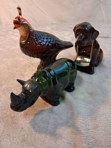 lot 38 image: Avon Spicy After Shave 1.0 FL OZ Figural Bottle Lot of 3