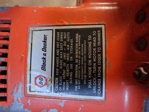 lot 40 image: Black & Decker Electric Floor Edger Trimmer