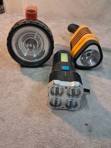 lot 50 image: Coleman BatteryGuard Lantern 3-Pack Flashlight Set