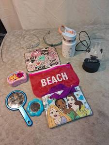 lot 78 image: Girls Mixed Lot Pouches Tiaras Mirror Toy Camera Water Bottle Light 10-Piece