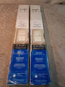 lot 98 image: Mainstays Light Filtering Vinyl Mini Blind 27 W x 64 L White 2-Pack