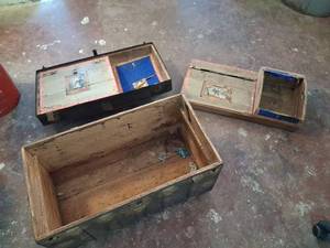 lot 101 image: 1  Vintage Trunk with Decorative Paper Lining