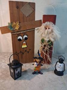 lot 111 image: Halloween Decor Set Scarecrow Ghost Witch Lantern 6-Piece
