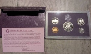 lot 500 image: 1992 United States Mint Proof Set - 5 Coins