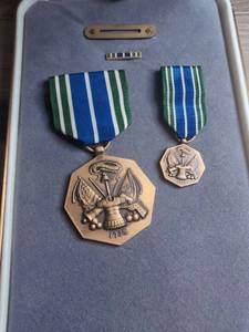 lot 550 image: Military Medal Set Full Size and Miniature with 1775 Emblem and Hinged Case