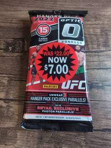 lot 805 image: Panini 2022 Donruss Optic UFC Trading Cards Hanger Pack 15 Cards- Sealed