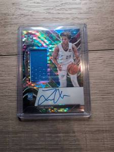lot 1204 image: Panini Spectra Tre Mann Rookie Autograph Relic 2899 #215