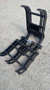 lot 89077 image: Mechanical Mini Excavator Wood Grab Grapple Attachment (GE-SDWG629) - Retail $0