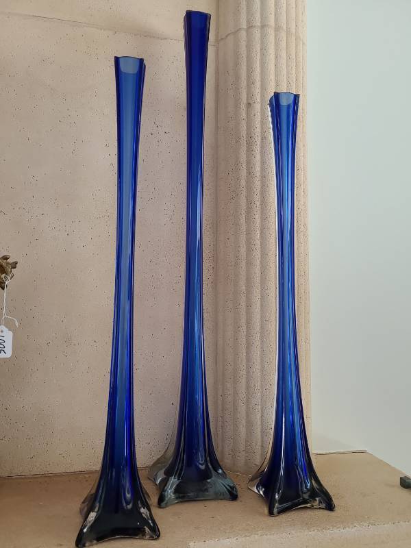 lot 1006 image: 3 beautiful cobalt blue glass vases, tall and slender, 24in and 30in tall