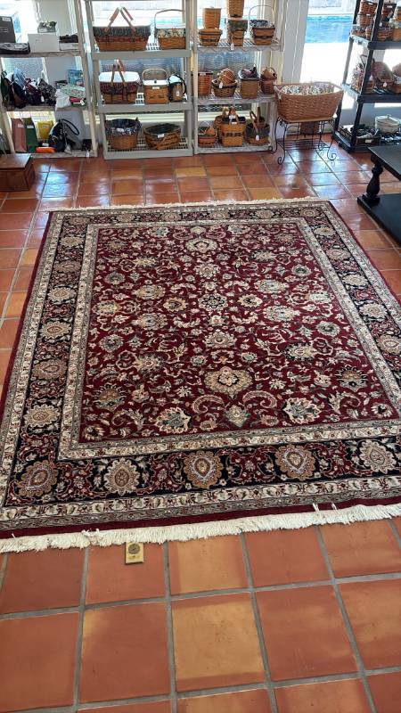 lot 16 image: Indian Rug 78 x 10 ft